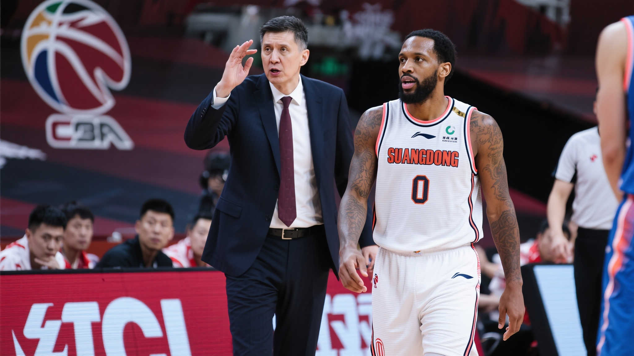 总决赛未完即遭解约，0分外援与主帅冲突，双双离队